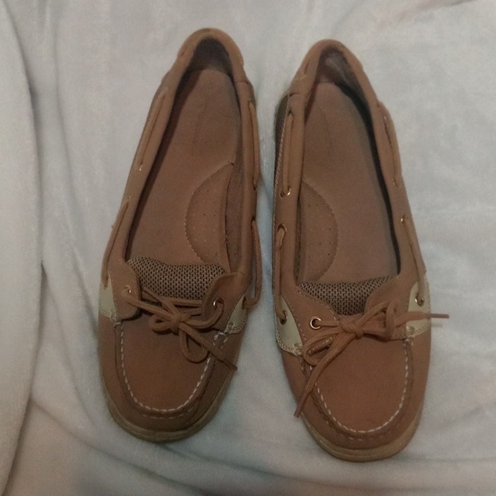 Liz claiborne boat shoes